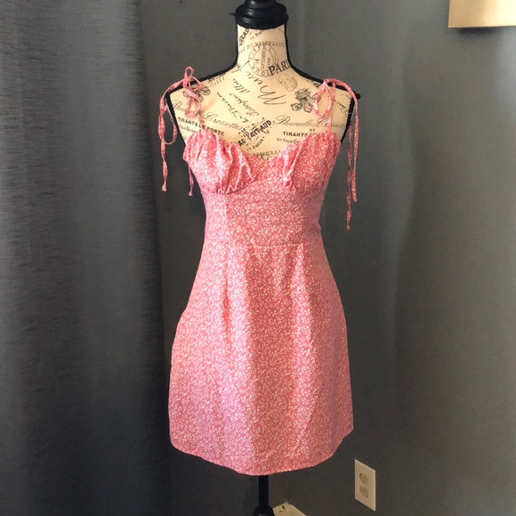 SHEIN Dresses & Skirts - Adorable pink knotted tie strap dress size small